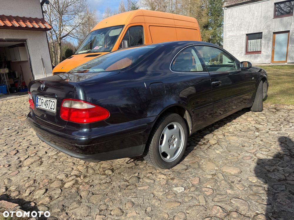 Mercedes-Benz CLK - 4