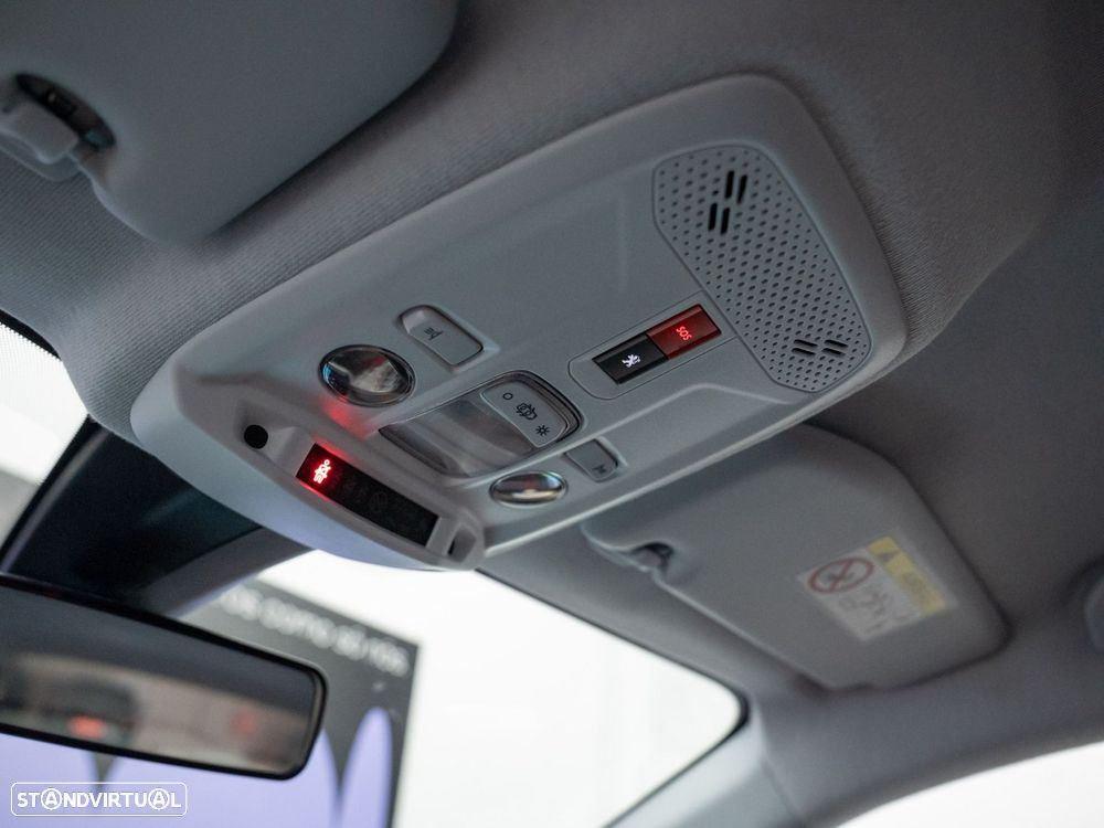 Peugeot e-208 50 kWh Active Pack — fotografia 37
