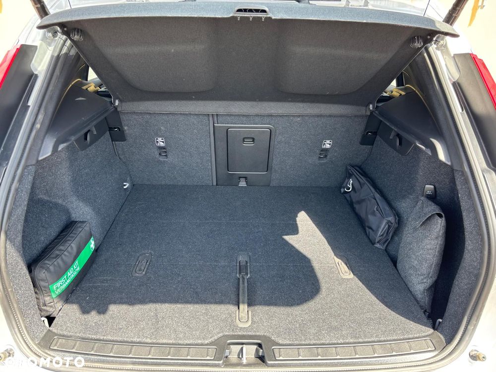 Volvo XC 40 B3 Core - 13