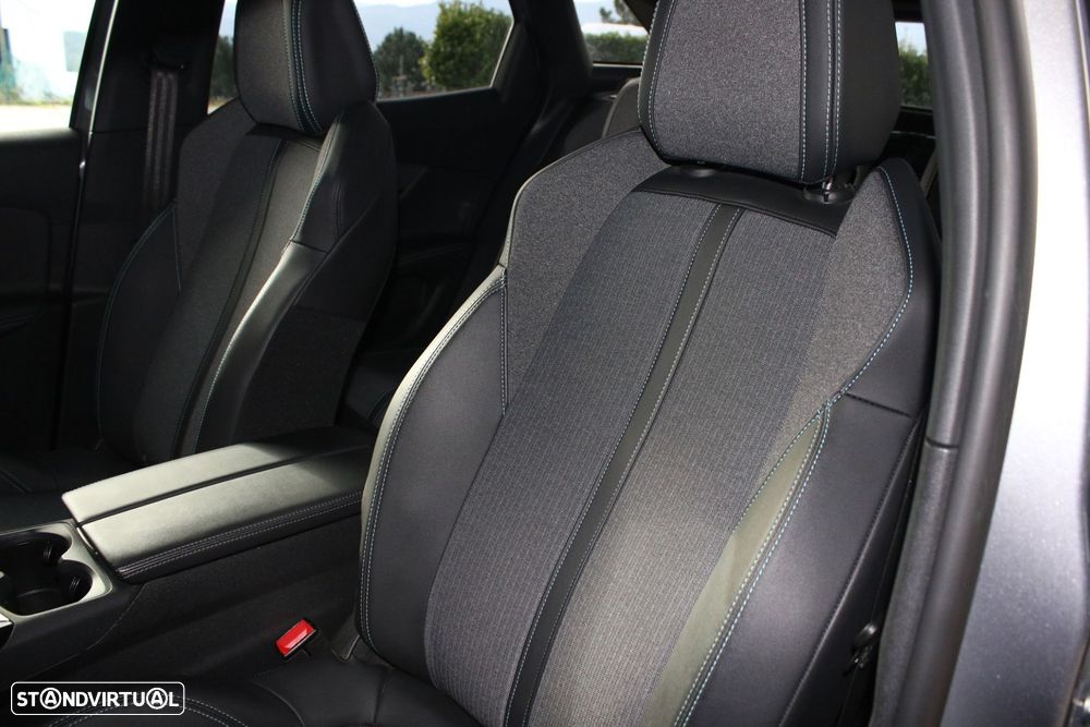 Peugeot 3008 1.6 Hybrid Allure Pack e-EAT8 - 15