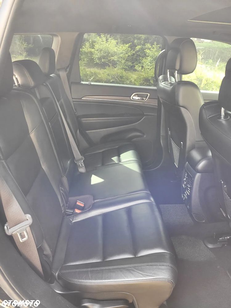 Jeep Grand Cherokee - 21