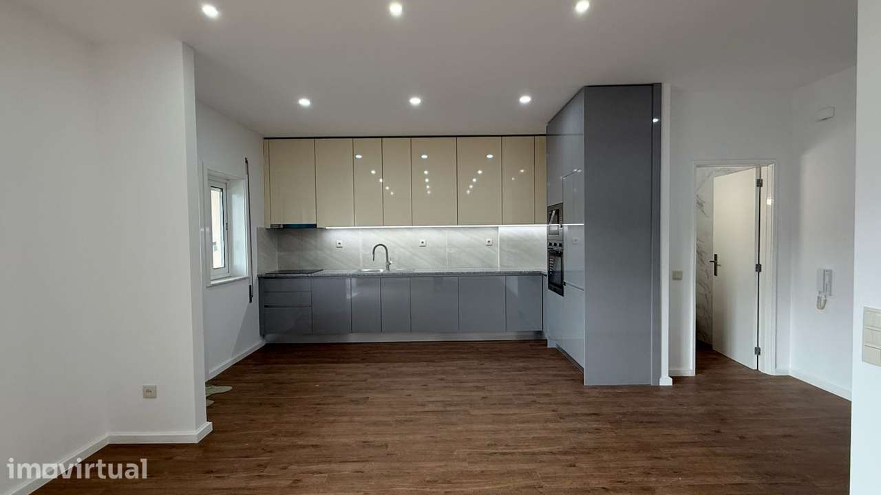 Apartamento T3 com garagem fechada em Águas Santas - Grande imagem: 4/19