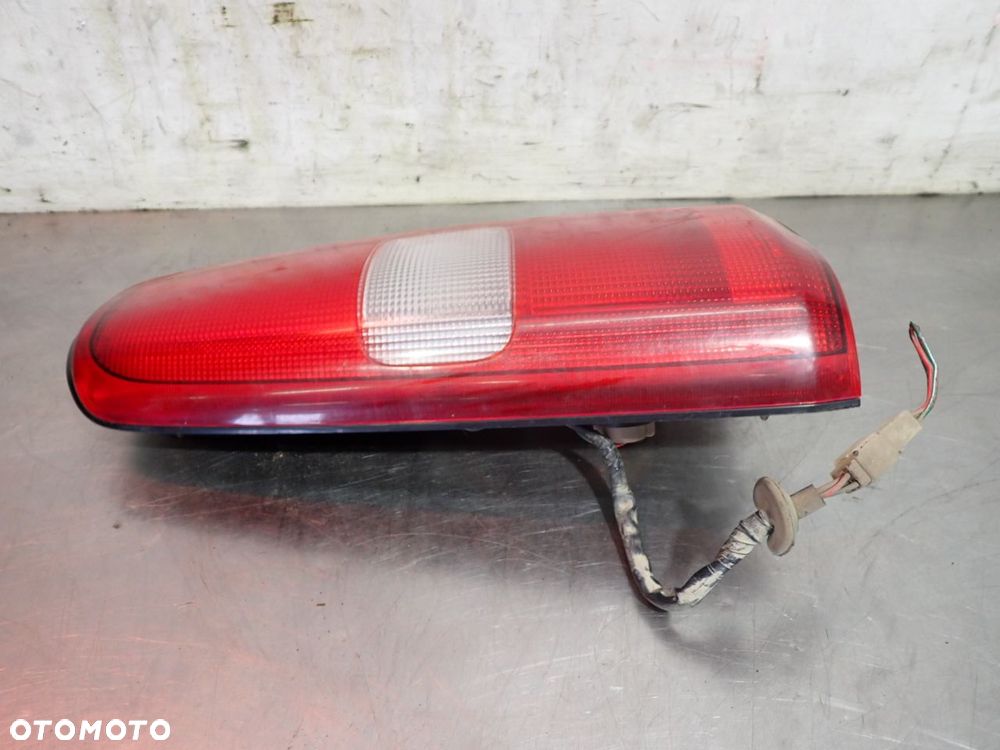 LAMPA LEWA TYLNA SUZUKI JIMNY III - 2