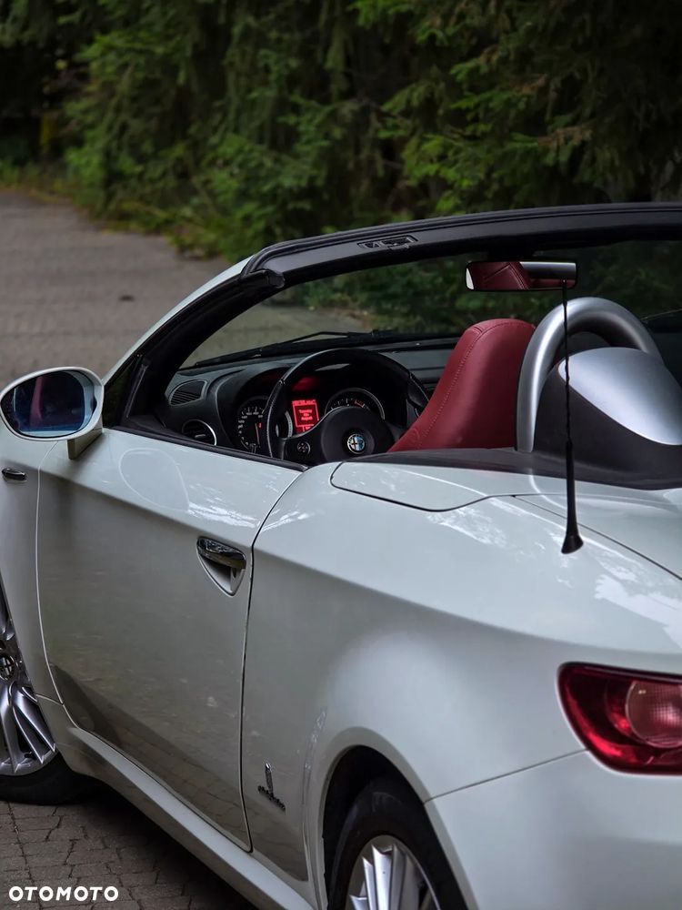 Alfa Romeo Spider 2.0JTDM - 17
