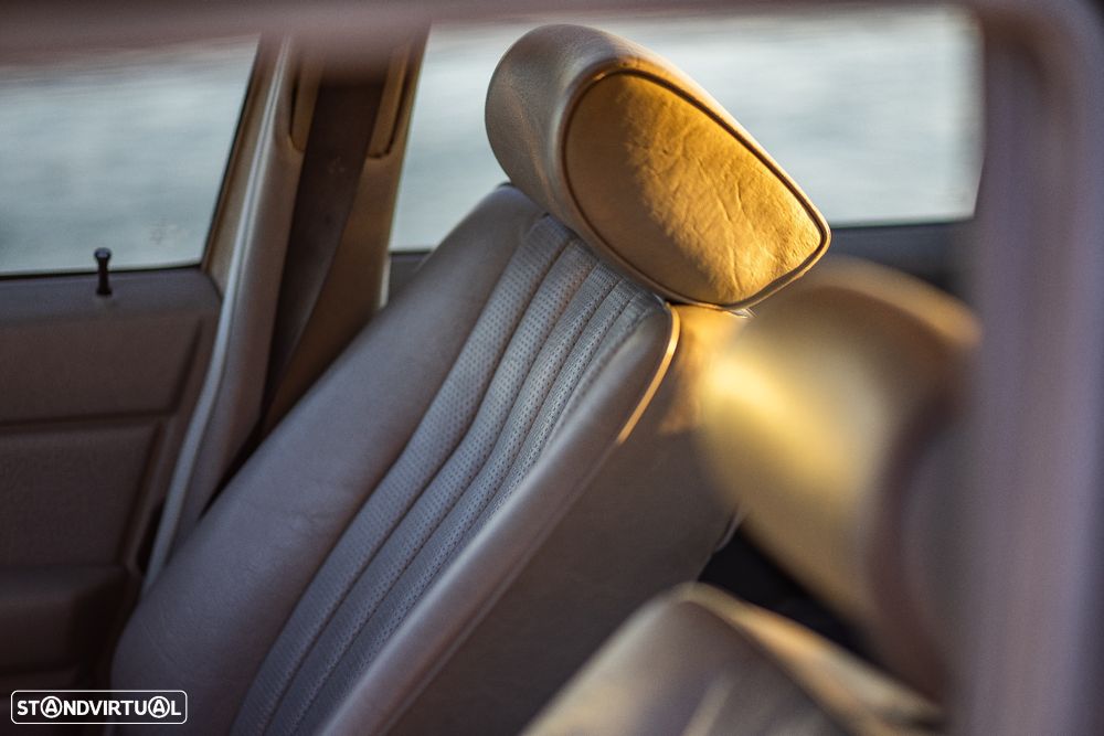 Mercedes-Benz W124 (1984-1997) 300 D Turbo - 13