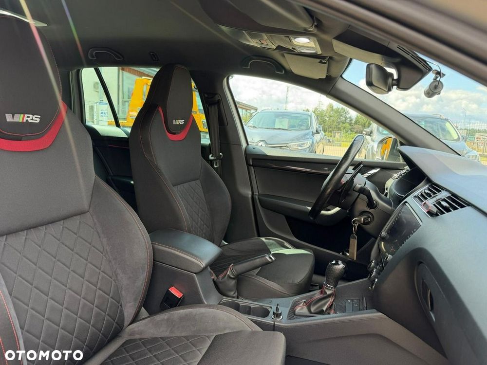 Skoda Octavia 2.0 TDI DSG RS - 14