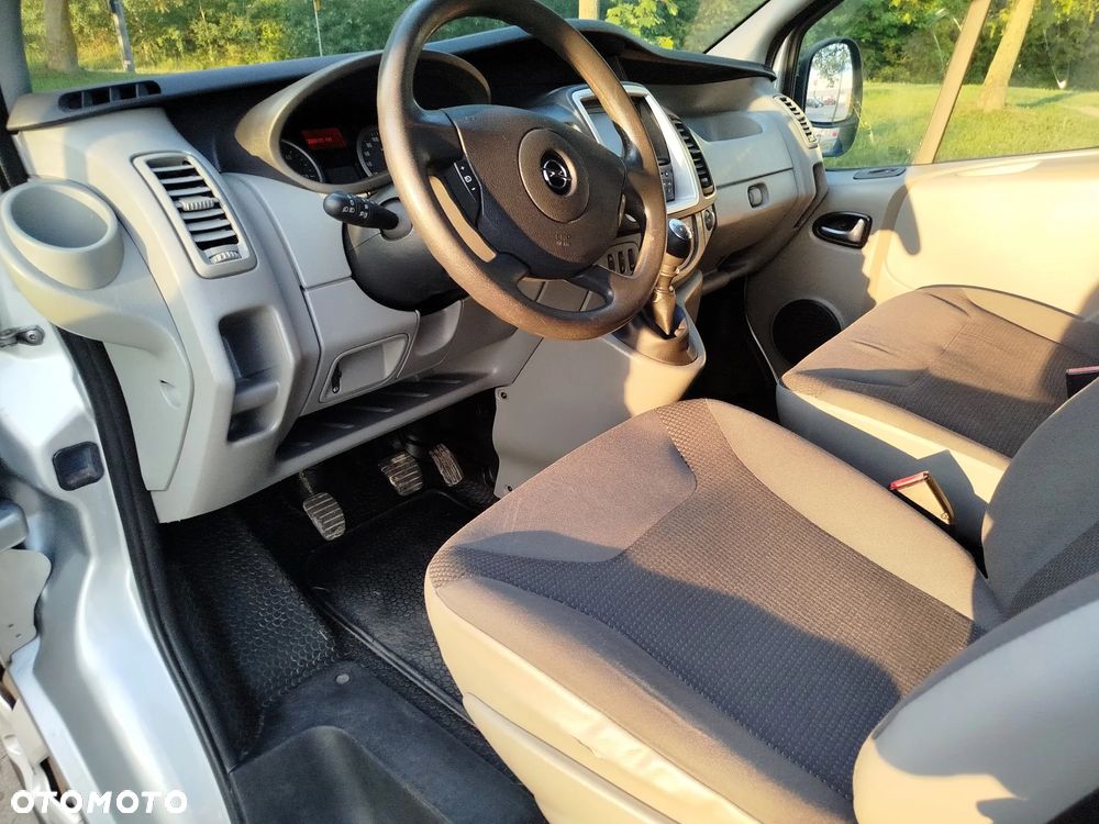 Opel Vivaro - 11