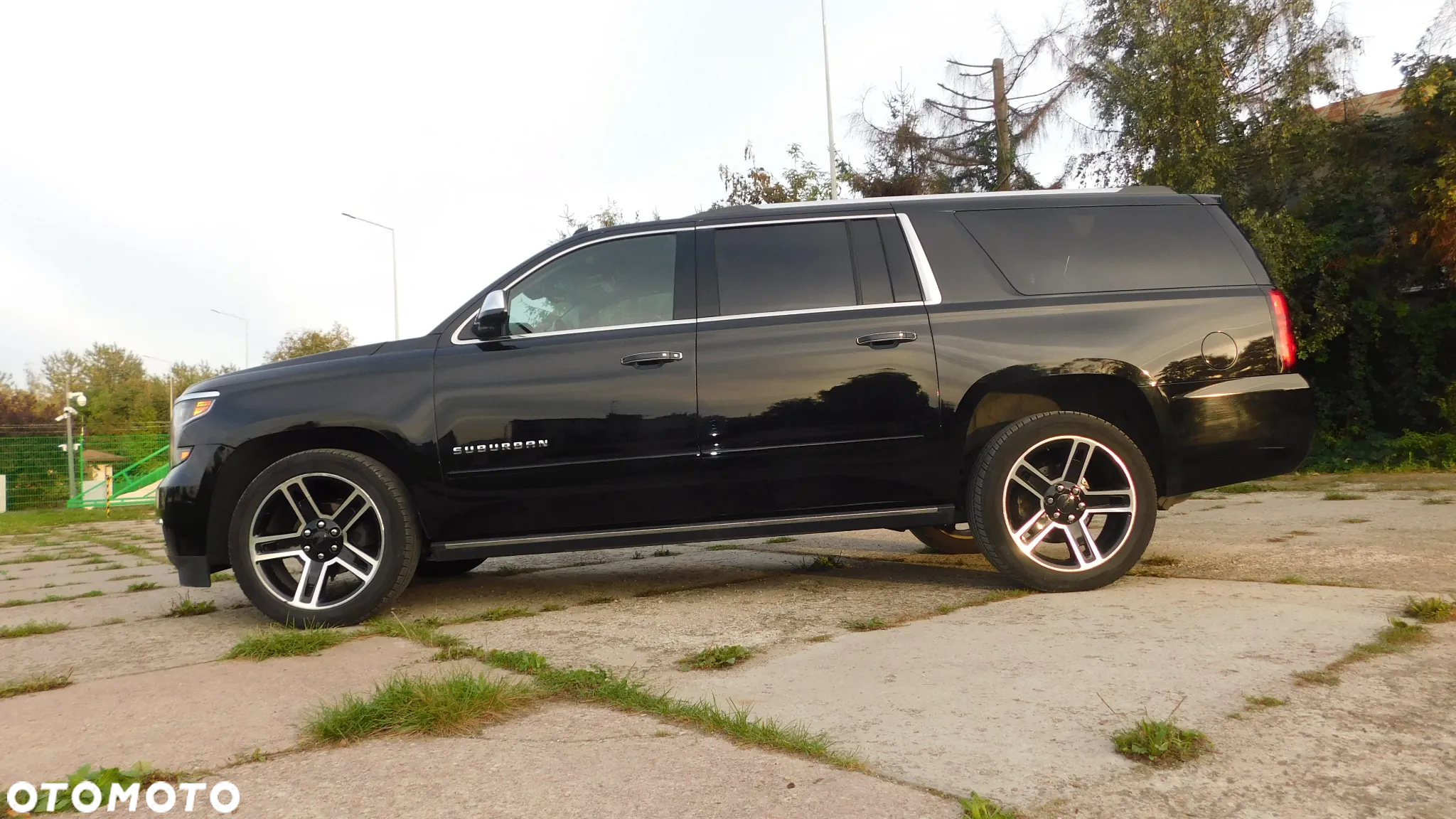 Chevrolet Suburban - 30