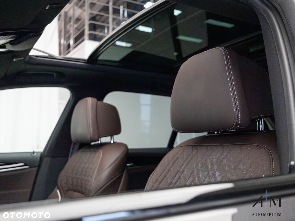BMW Seria 5 540i xDrive - 26