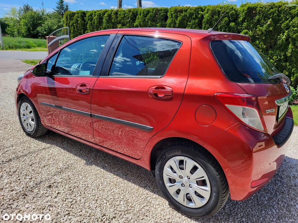 Toyota Yaris 1.33 Premium - 2