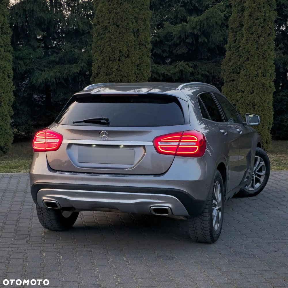 Mercedes-Benz GLA 220 d 4Matic 7G-DCT AMG Line - 10