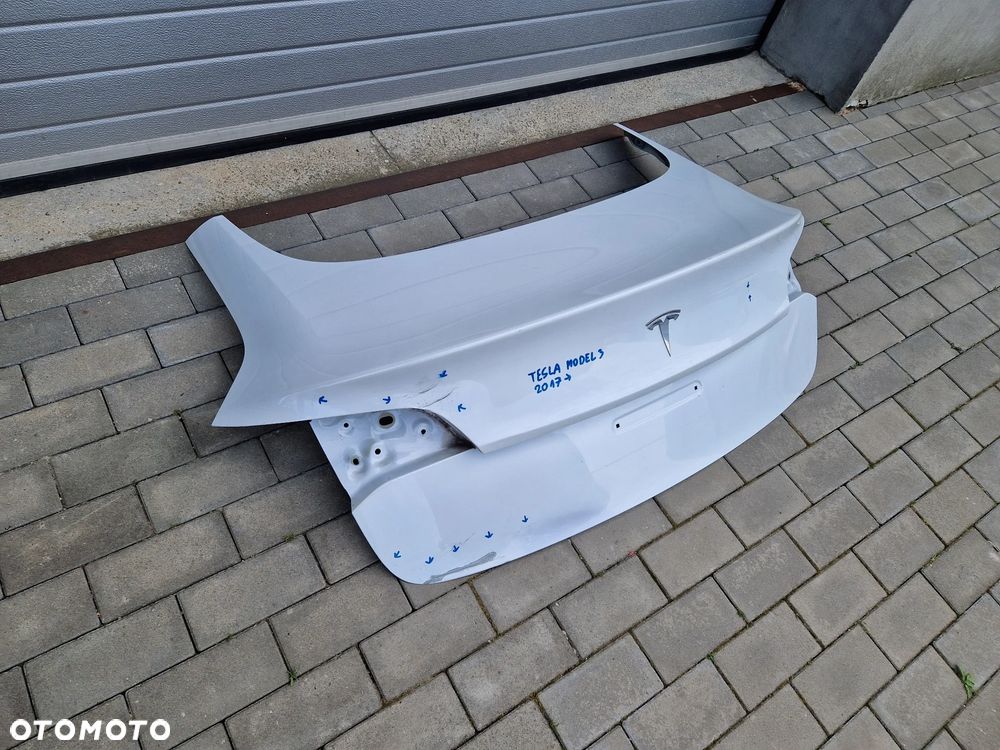 KLAPA TYLNA TESLA MODEL 3 2017-- - 3