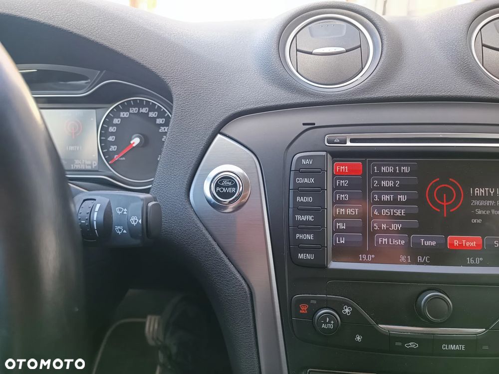 Ford Mondeo 2.0 EcoBoost Titanium - 19