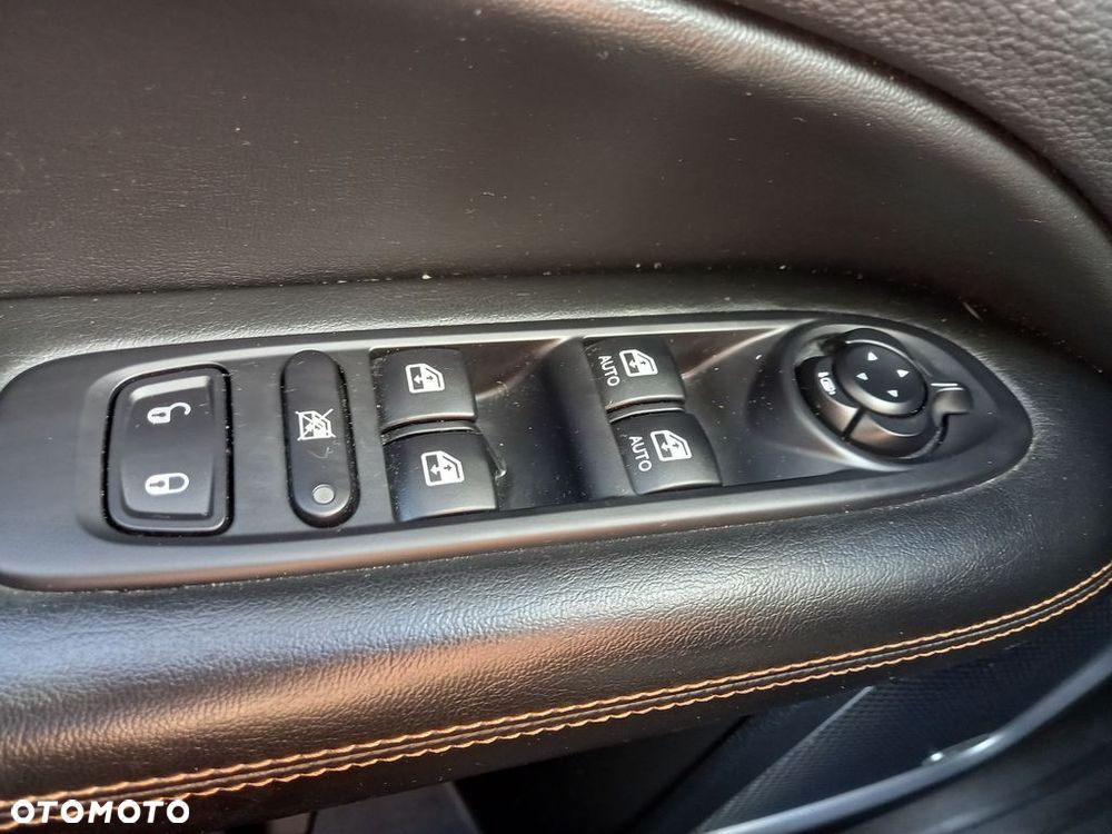 Jeep Compass - 22