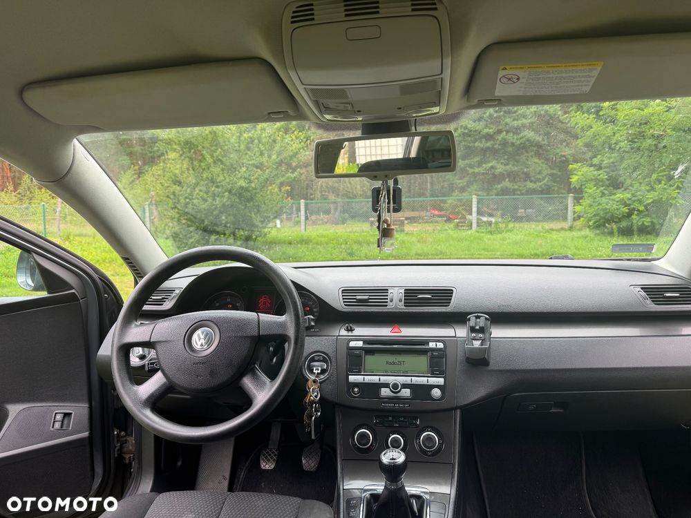 Volkswagen Passat 1.9 TDI Comfortline - 8
