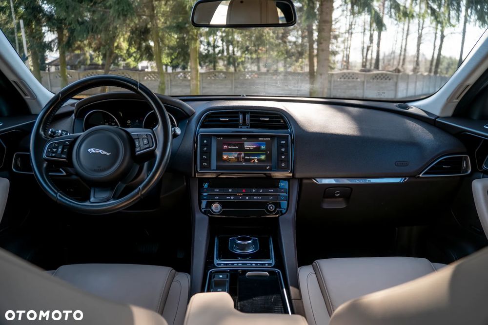 Jaguar F-Pace 30d AWD 300 Sport - 27