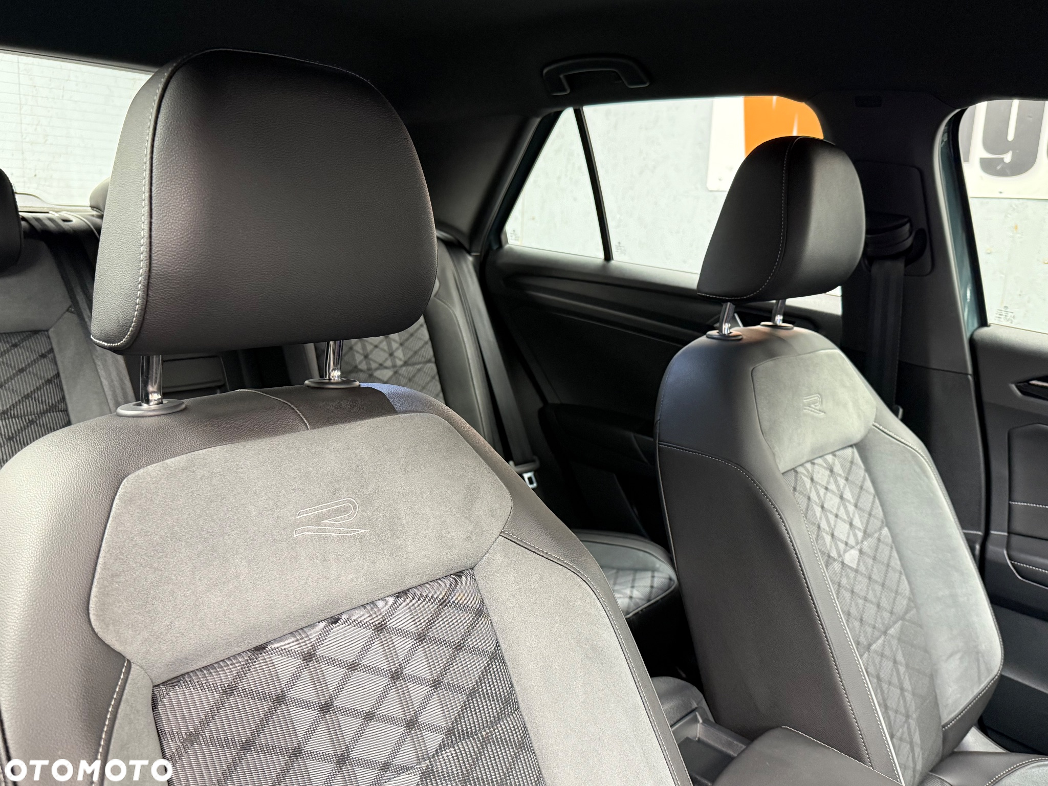 Volkswagen T-Roc 1.5 TSI R-Line DSG - 11