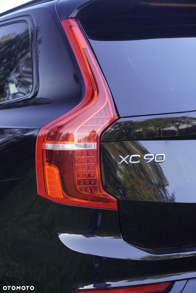 Volvo XC 90 B5 D AWD Ultimate Dark 7os - 3