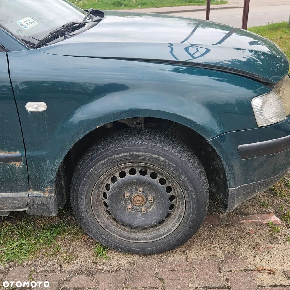 Błotnik / błotniki prawy lewy przód / Volkswagen Passat  (kod lak: LB6G) - 2