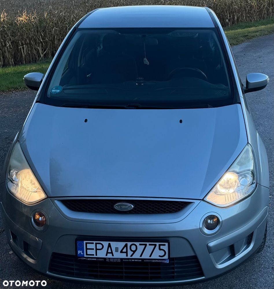 Ford S-Max - 16