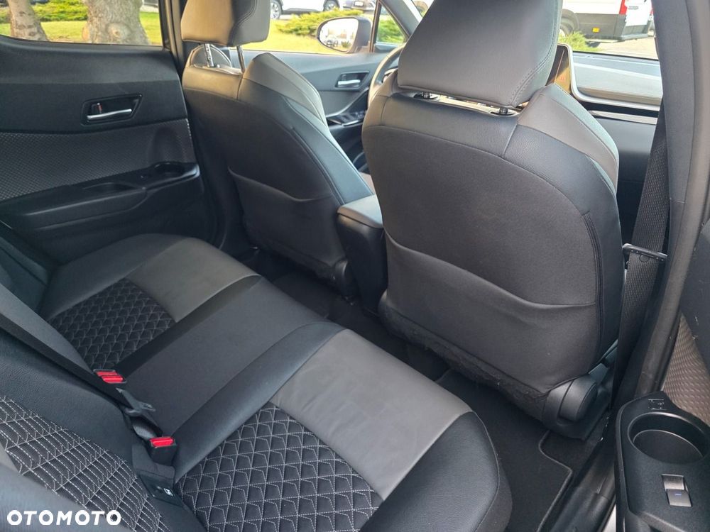 Toyota C-HR 2.0 Hybrid Executive - 13