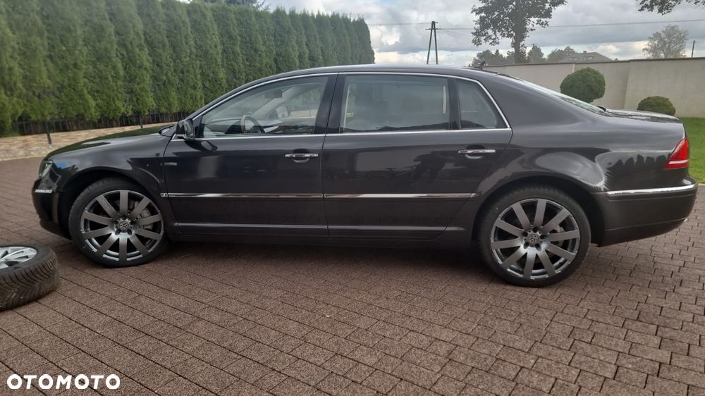Volkswagen Phaeton 2012 photo 4