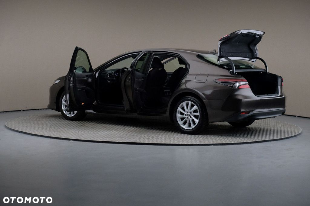 Toyota Camry - 7