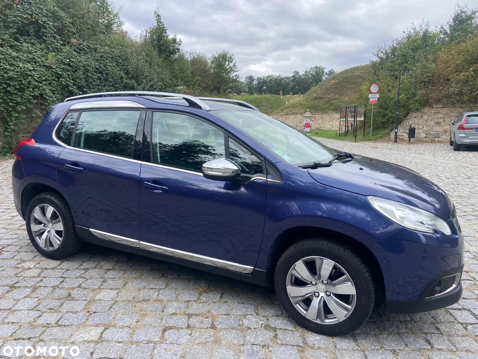 Peugeot 2008 1.2 Pure Tech Allure S&S - 2
