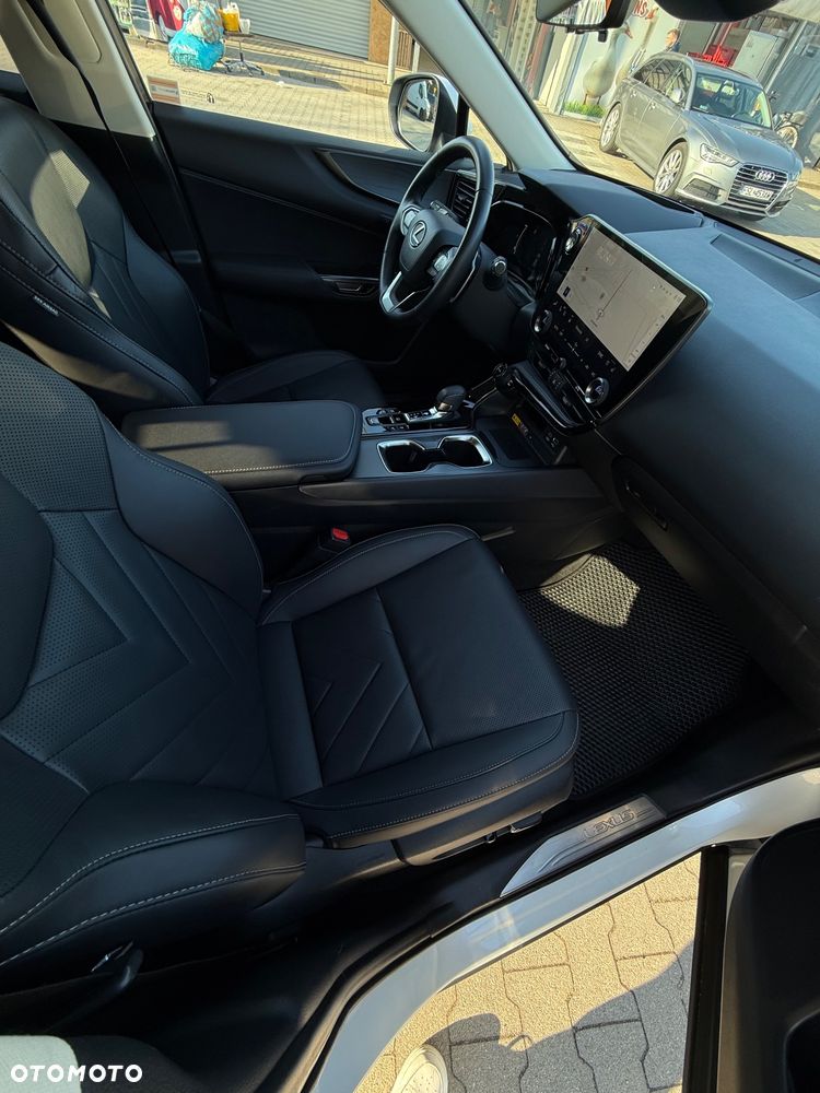 Lexus NX 450h+ Omotenashi AWD - 10