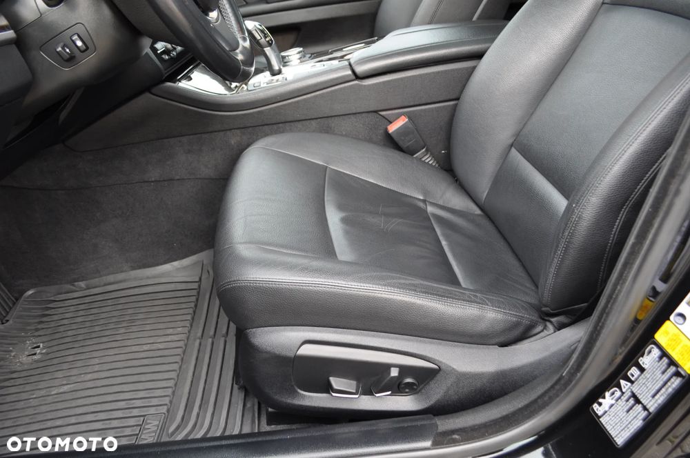 BMW Seria 5 528i xDrive Sport-Aut Modern Line - 21