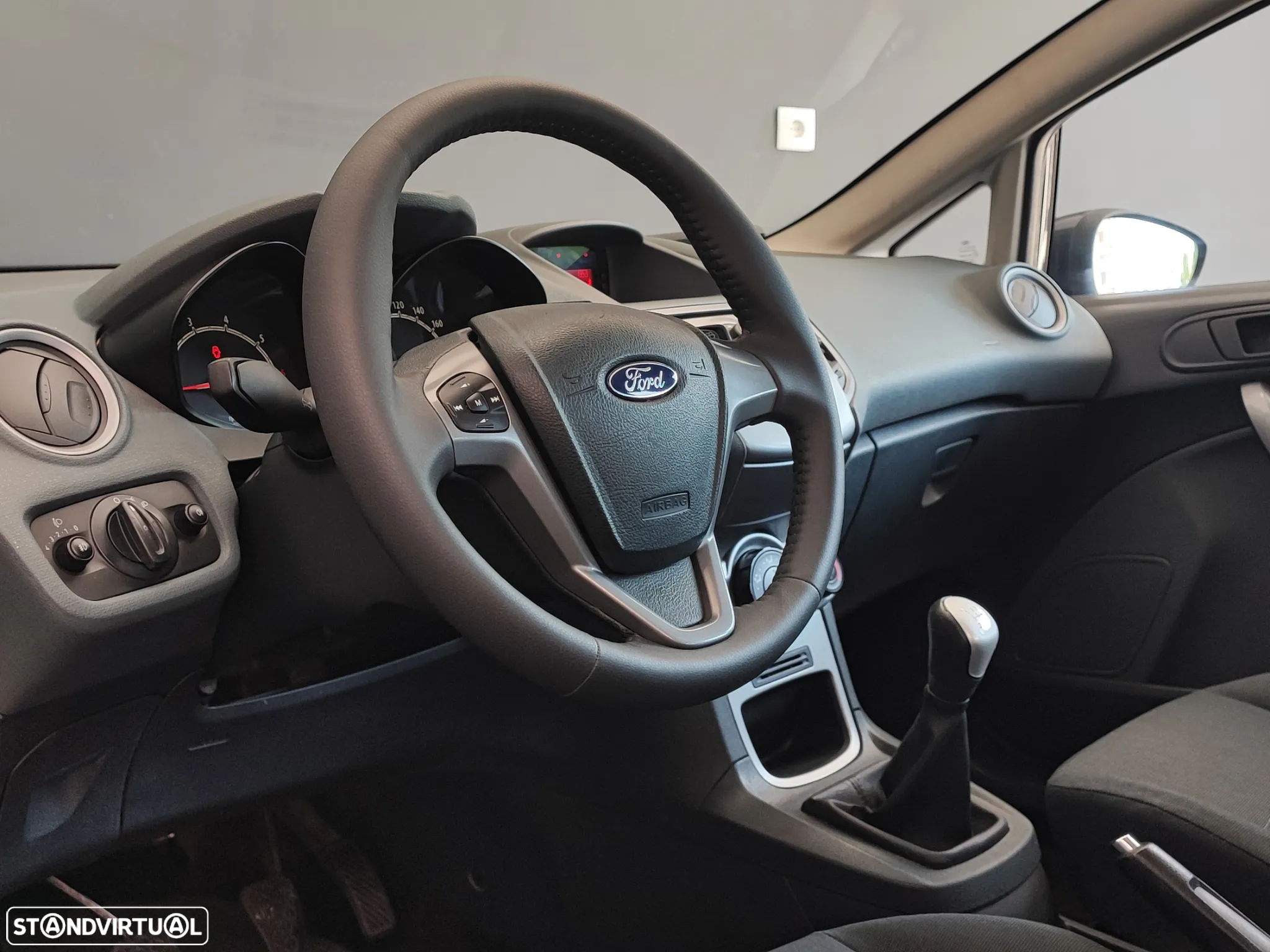 Ford Fiesta 1.25 Techno - 18