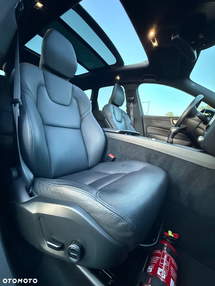 Volvo XC 60 D3 Drive-E Momentum - 21