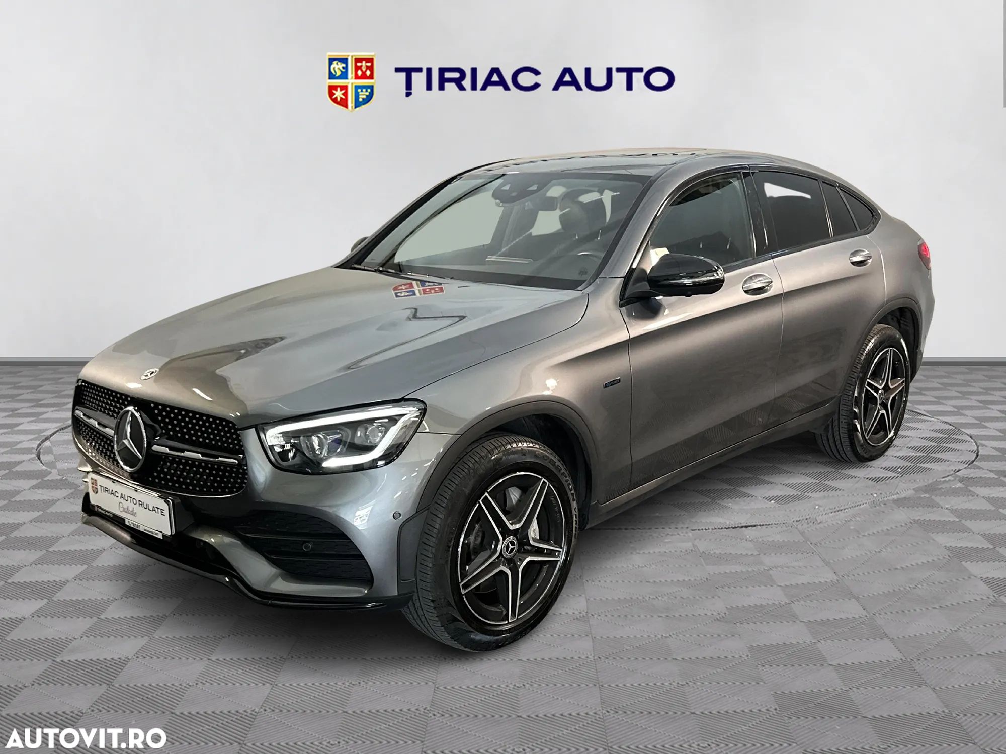 Mercedes-Benz GLC Coupe ver-300-e-4matic-9g--tronic-amg-line - 1