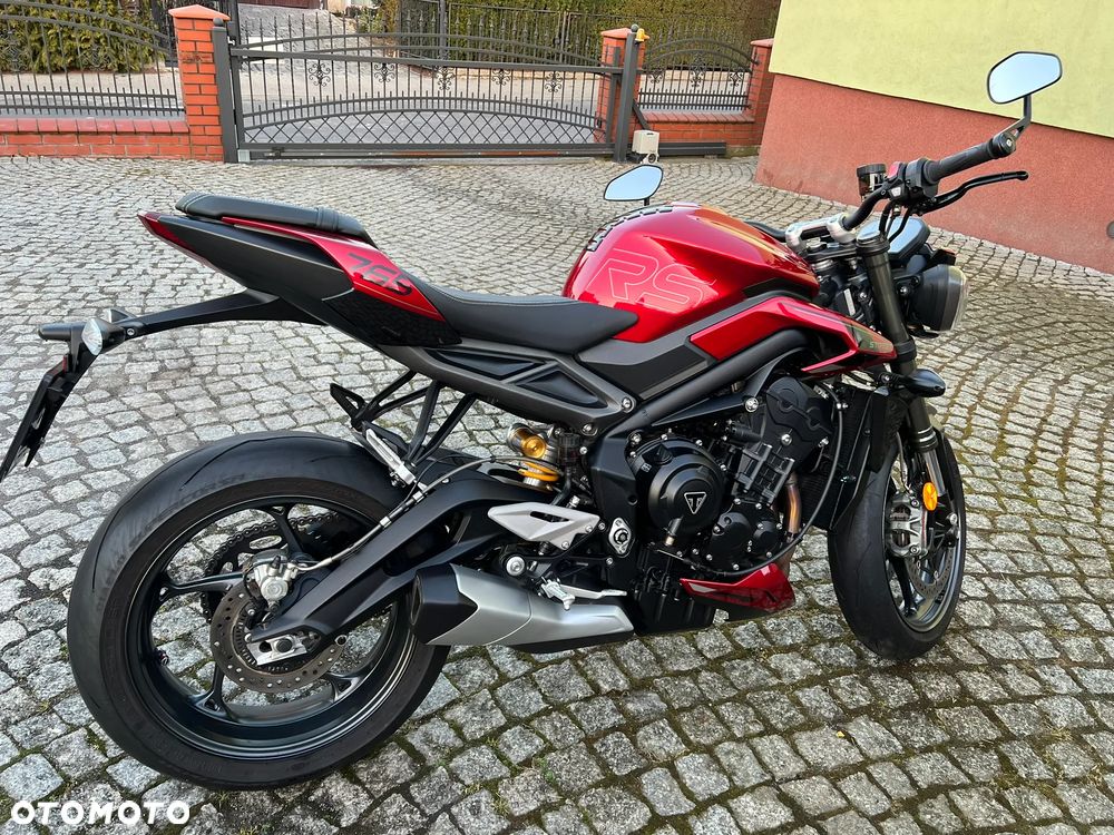 Triumph Street Triple - 1