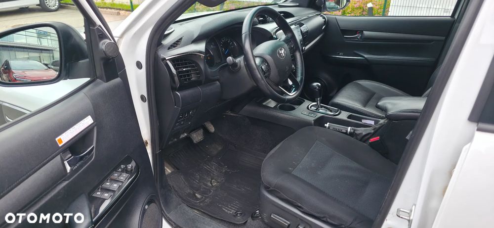 Toyota Hilux 2.8 D-4D Double Cab Invincible 4x4 - 9