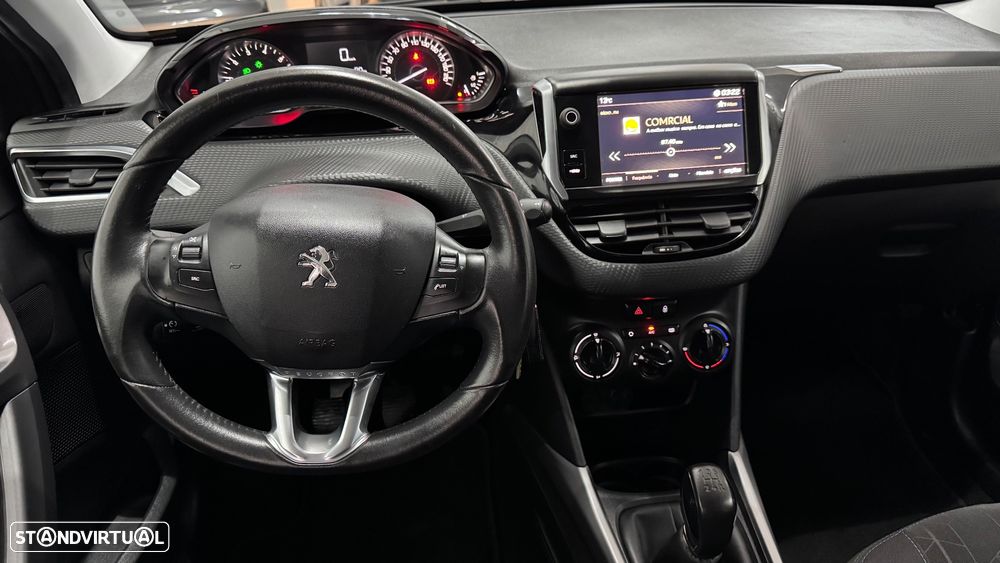Peugeot 2008 1.2 PureTech Style - 23
