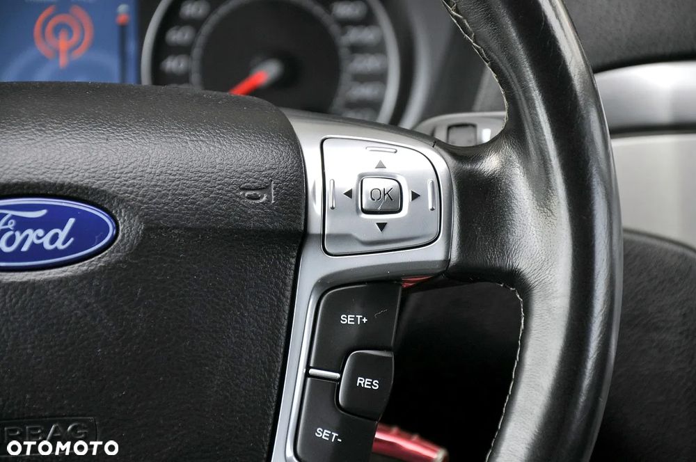 Ford S-Max - 17