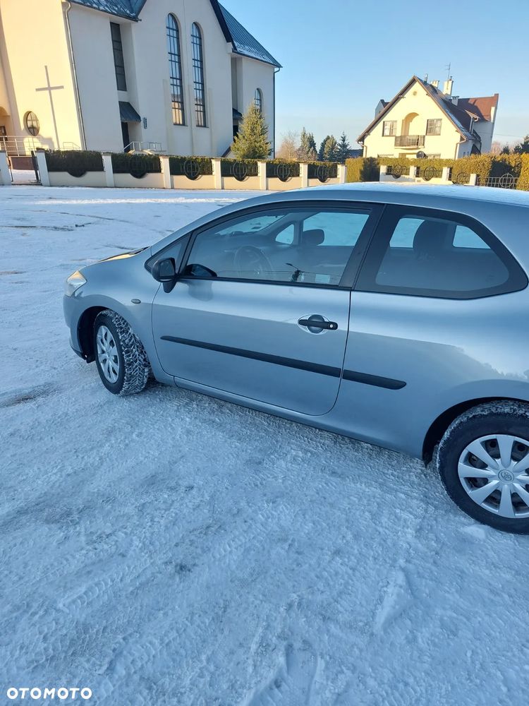 Toyota Auris 1.33 VVT-i Terra - 2