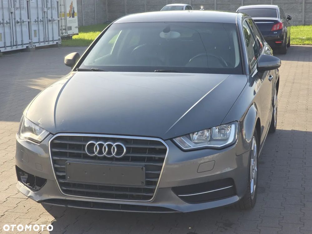 Audi A3 Sportback 1.6 TDI Attraction - 2