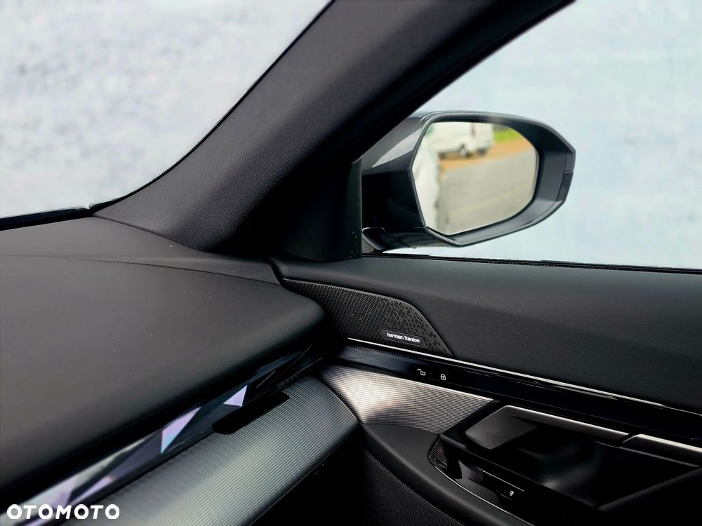 BMW Seria 5 530e xDrive PHEV - 27