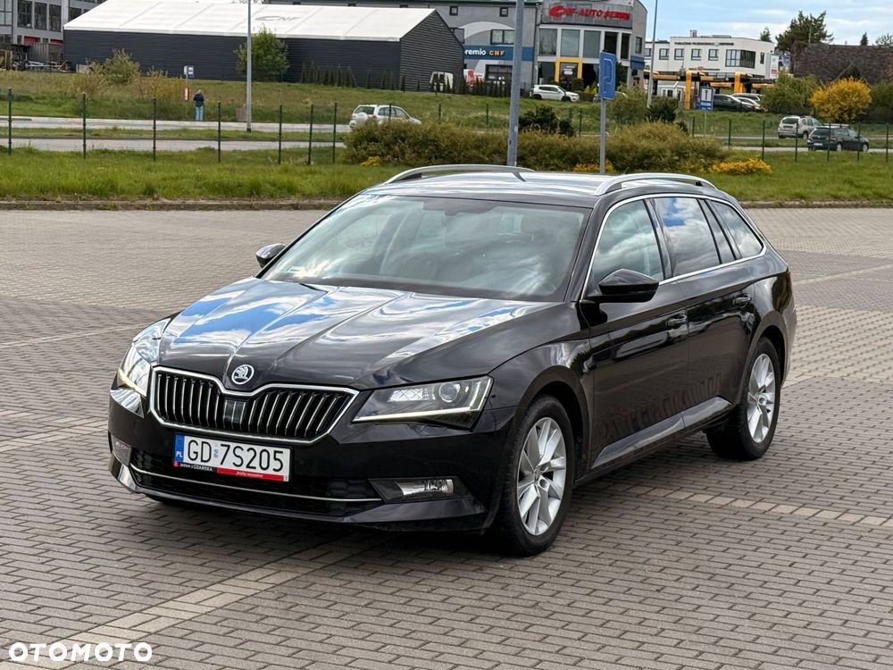 Skoda Superb 2.0 TDI SCR Sportline DSG - 9