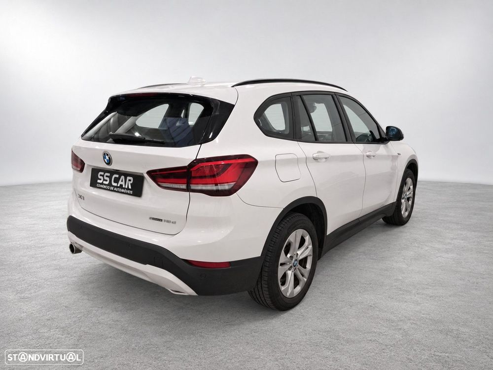 BMW X1 25 e xDrive Corporate Edition - 3