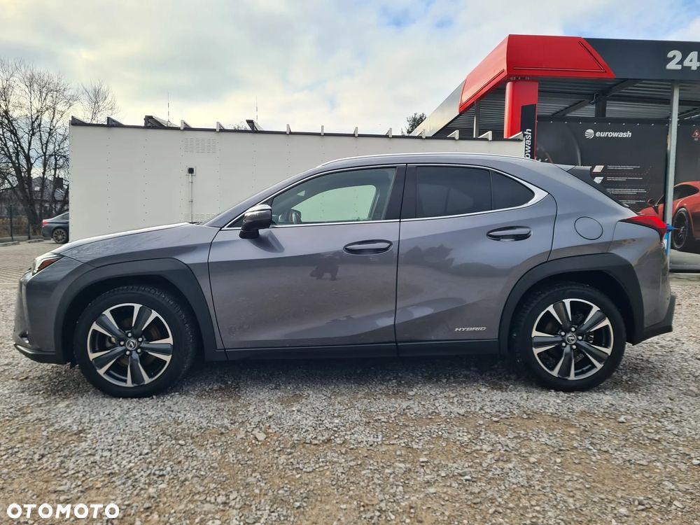 Lexus UX - 7