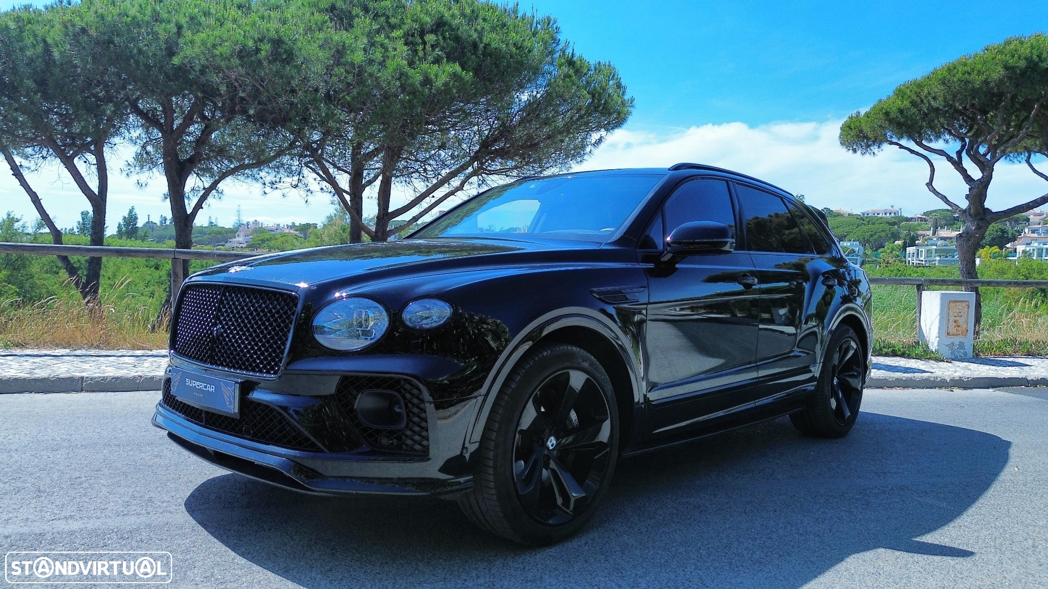 Bentley Bentayga - 29