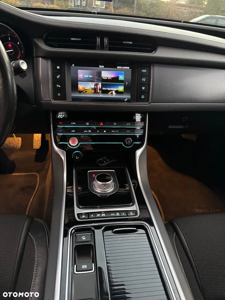 Jaguar XF - 26
