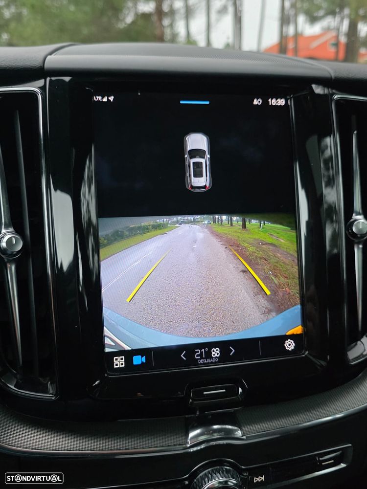 Volvo XC 60 2.0 T6 PHEV R-Design AWD - 13