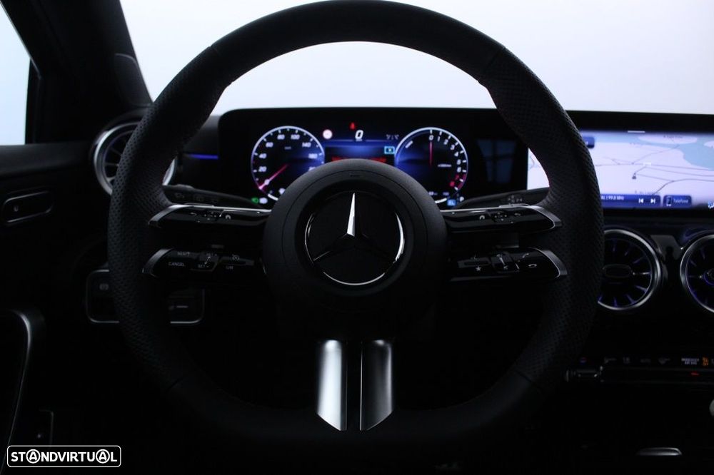 Mercedes-Benz A 250 e AMG Line - 19