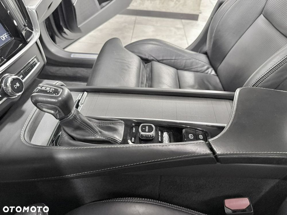 Volvo V90 D5 AWD Geartronic Inscription - 35