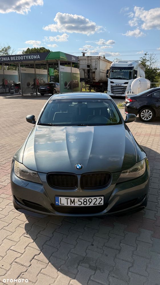 BMW Seria 3 318i - 5