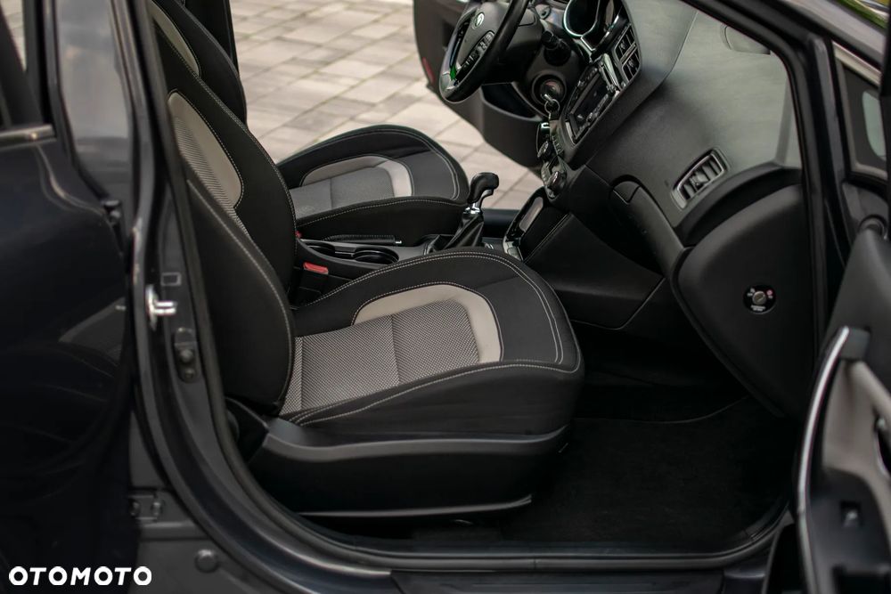 Kia Ceed - 31